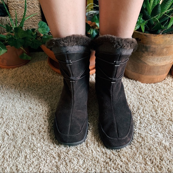 Mid calf Winter Boots - Picture 1 of 5
